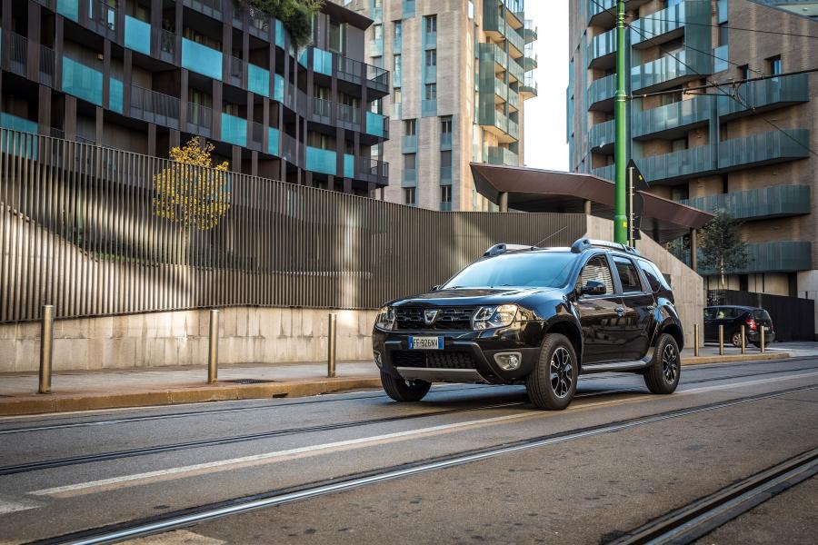  Dacia Duster Black Shadow 2016 года  (фото 17 из 28)